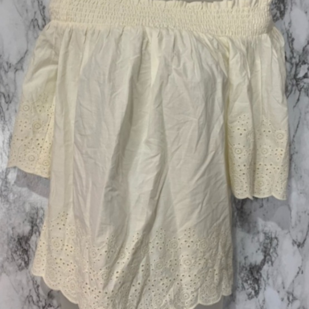 Abercrombie & Fitch Off the Shoulder Blouse